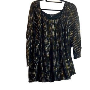 Sara Michelle size 3X black with gold polka dots half sleeves balloon hem.​